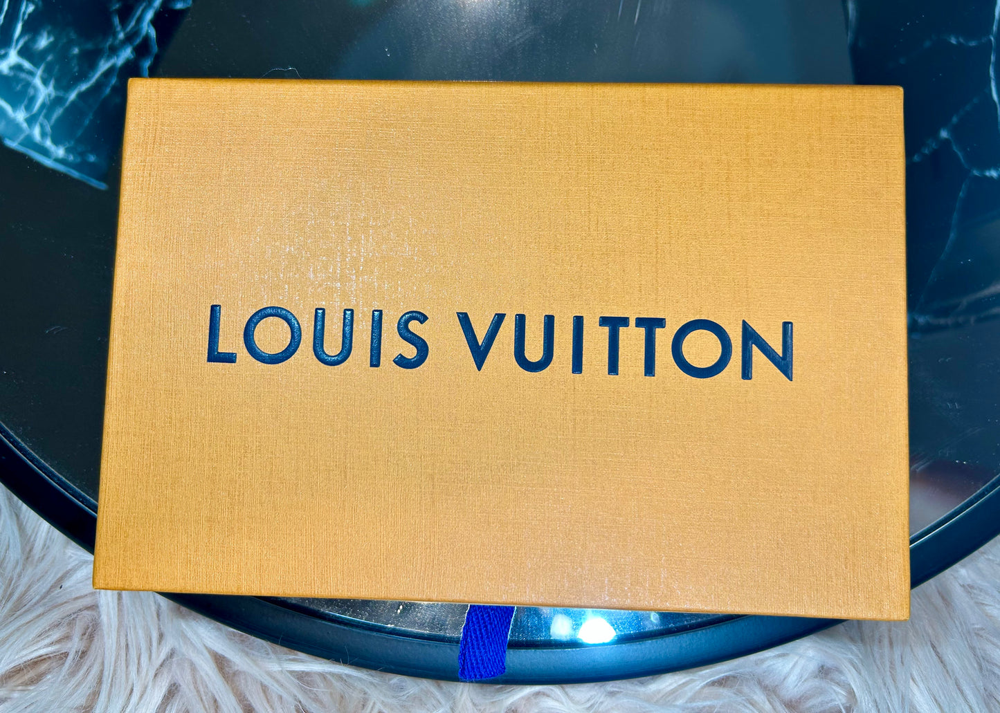 Louis Vuitton Mini Pochette Accessoires – Christmas Edition (Giraffes Print)